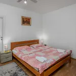 1 Bedroom Lovely In *