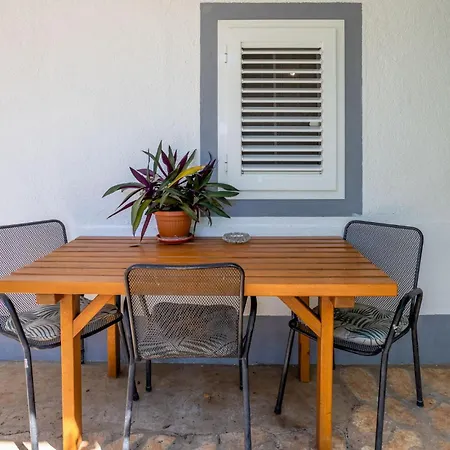 1 Bedroom Lovely In